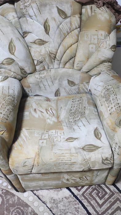 Диван и два кресла