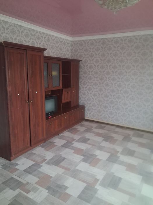 Жалға 4 бөлмелі үй беріледі