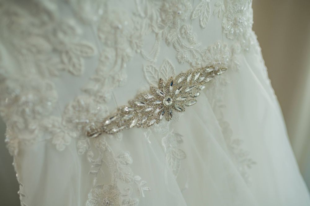 Булчинска рокля, без никакви забележки. Преминала химическо чистене