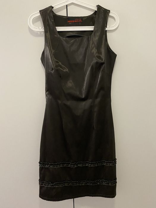 Продам женские платья