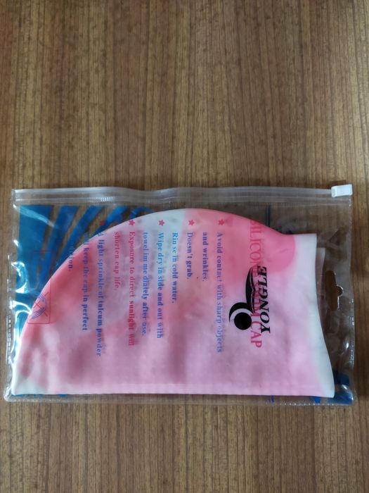 Детская и подростковые шапочки для плавания