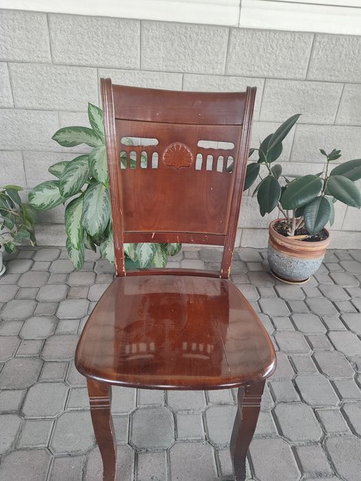 Продам стулья деревянные