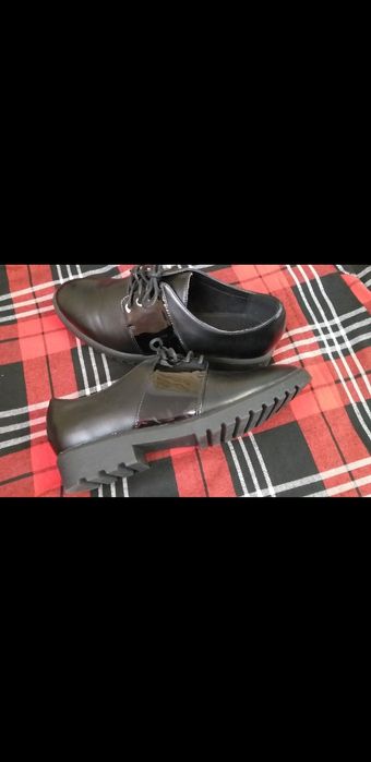 Обувь 39р.новые.цена 6800тг.