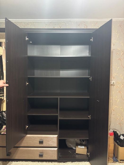 Продам шкаф в отличном состоянии