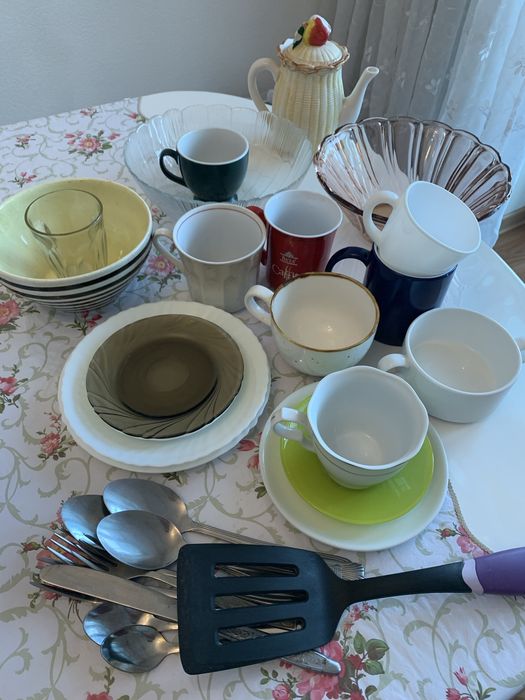 Посуды разные.