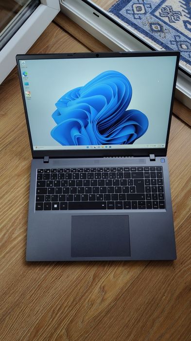 Laptop 16” i3-1215U / 8GB / SSD 256GB /ca nou.
