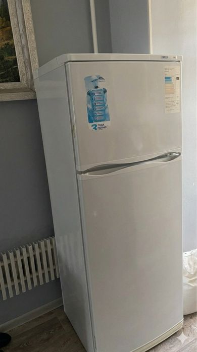 Продается холодильник б/у Атлант