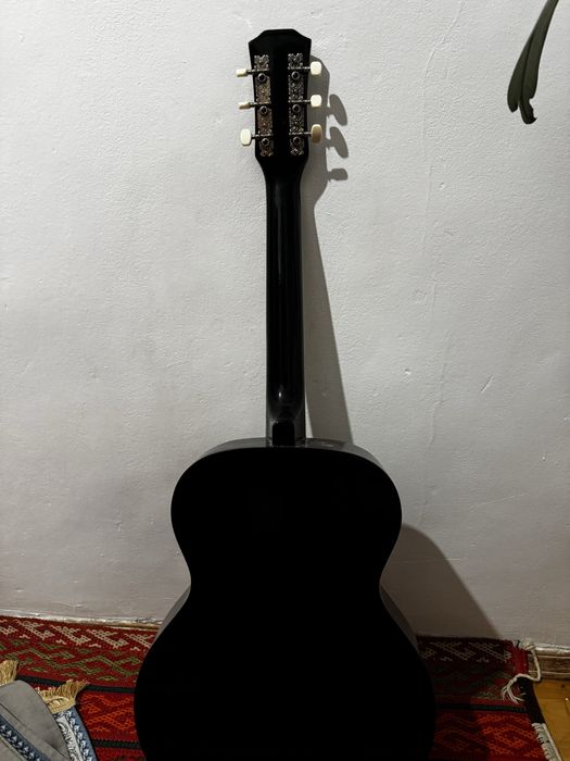 Гитара сатылады тек бір срунасы жоқ