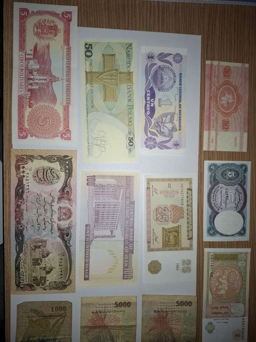 Bancnote și monede românești și internaționale de colecție