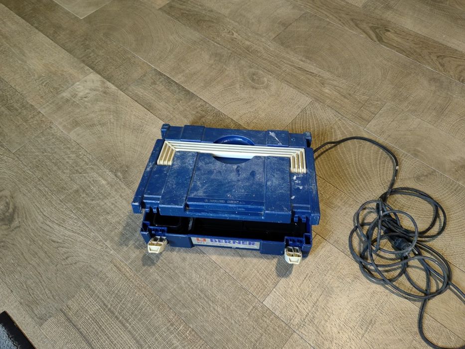 Fierastrau pendular Bosch GST1000 CE