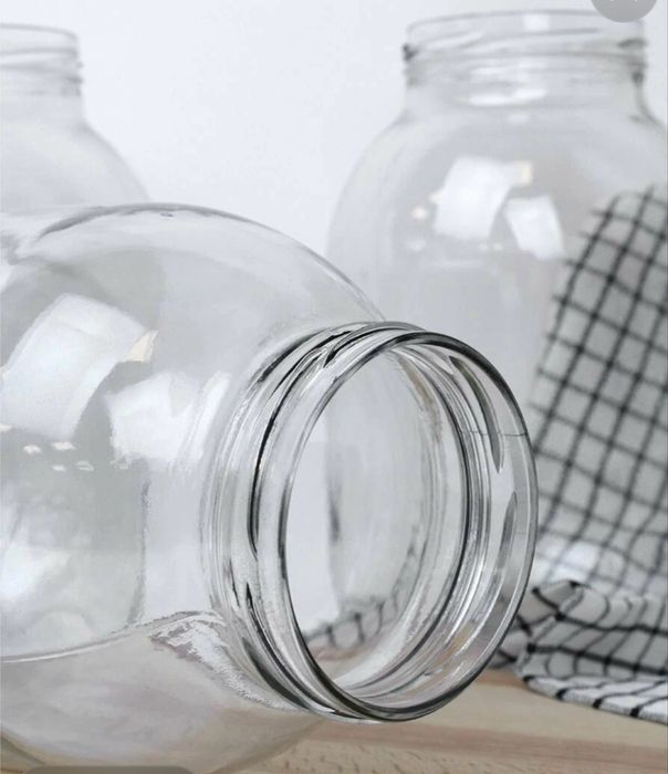 банки двух литровые