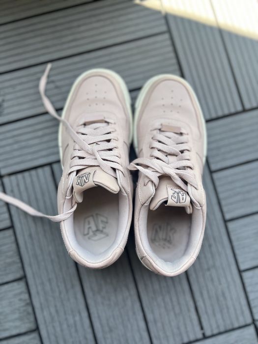 Nike Air Force 1 Pixel