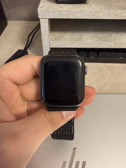 Apple Watch Series 4 Nike 44 mm – Space Gray – 7 curele + accesorii