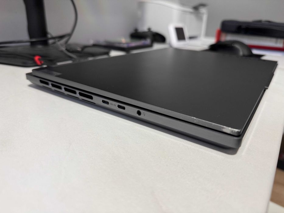 Laptop gaming Lenovo Legion Slim 7 | Ryzen 7 7840HS | 32GB | 2TB | RTX 4060 | Garantie