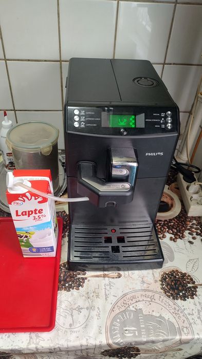 Vând espressor ( aparat cafea ) Philips