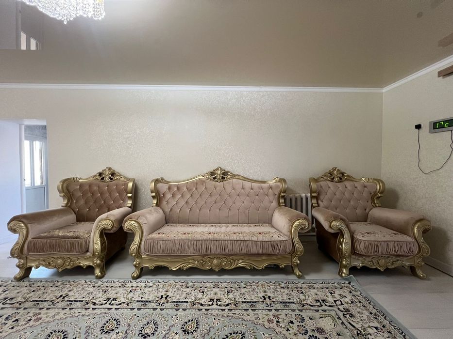 Диван сатылады.  Сост хорошие.