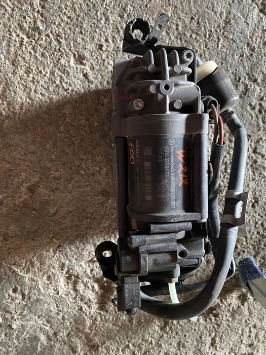 Компресор въздушно окачване Airmatic W212/W218