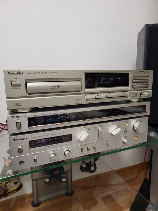 Technics SU-V5 CD Player SL-PG200A Radio Tuner ST S4
