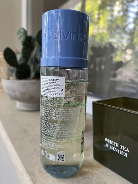 Calvin Klein silky coconut unisex hair and body parfum