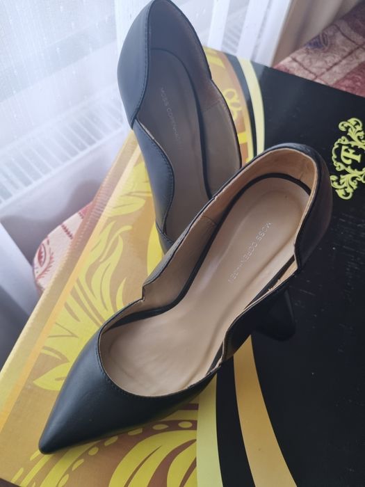 Pantofi de piele stiletto