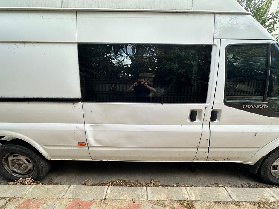 Ford Transit Furgon 23 502km, 2.2 diesel, 3.5 Tone