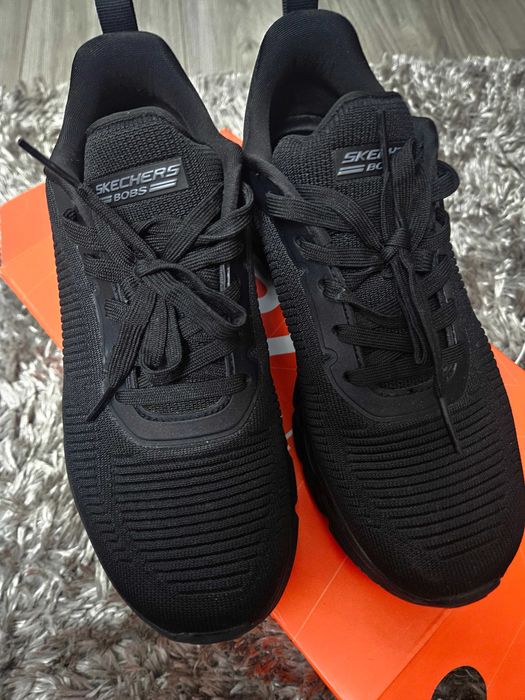 Adidasi dama Skechers,marimea 37,5