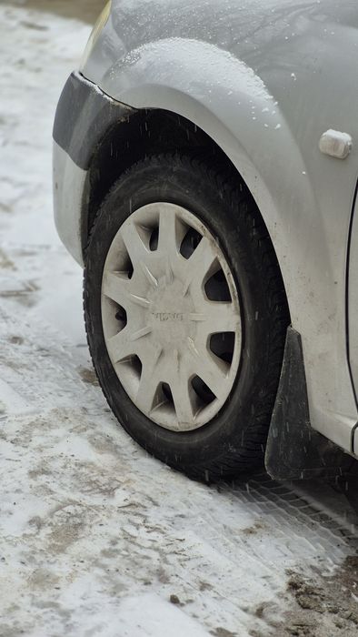 Vând Dacia Logan 1.4