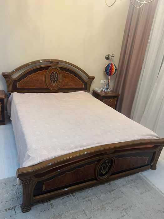 Продам спальный гарнитур