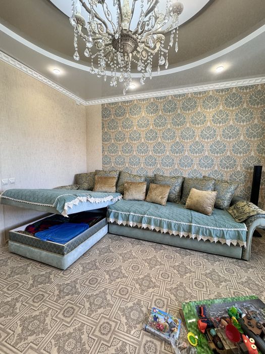 Продам диван в гостиную