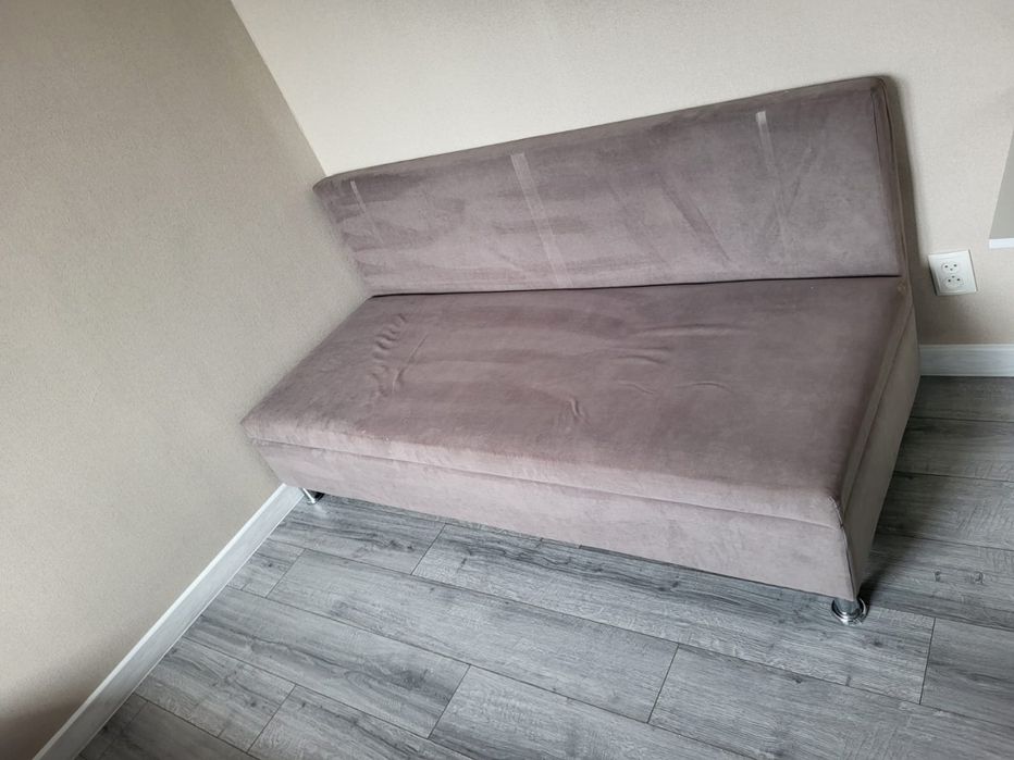 Диван в хорошем состоянии