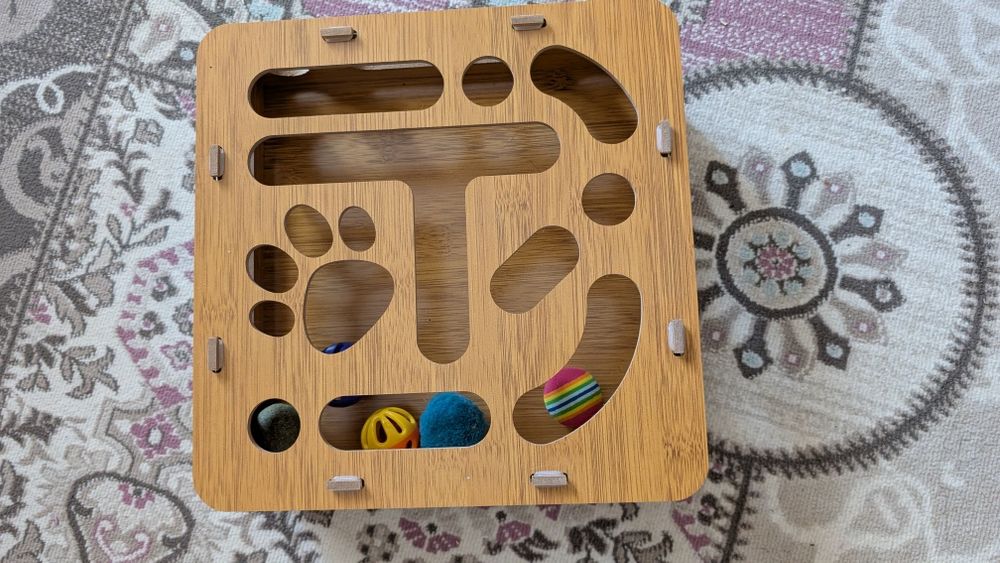 Игрушка для котов