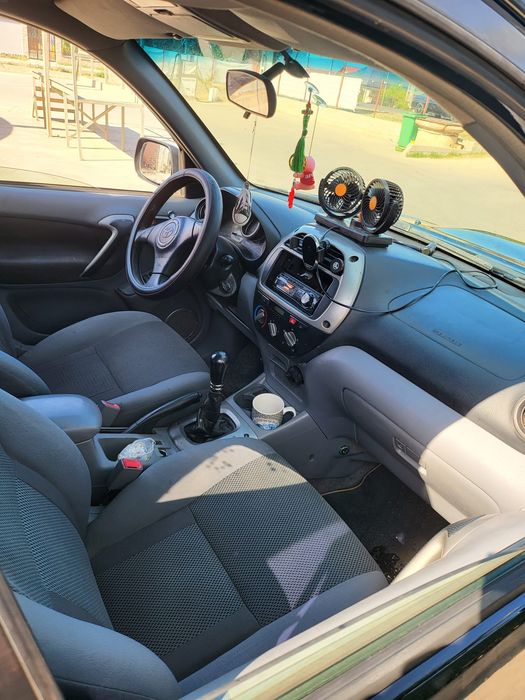 Vând Toyota rav4