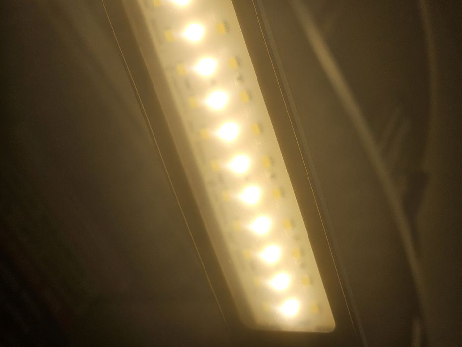 Нова LED Настолна лампа