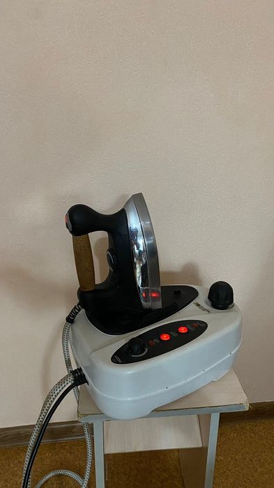 Продам утюг Б/У, в рабочем состояние