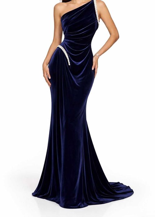 Продава се официална рокля