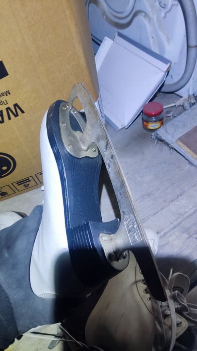 Коньки продам бу