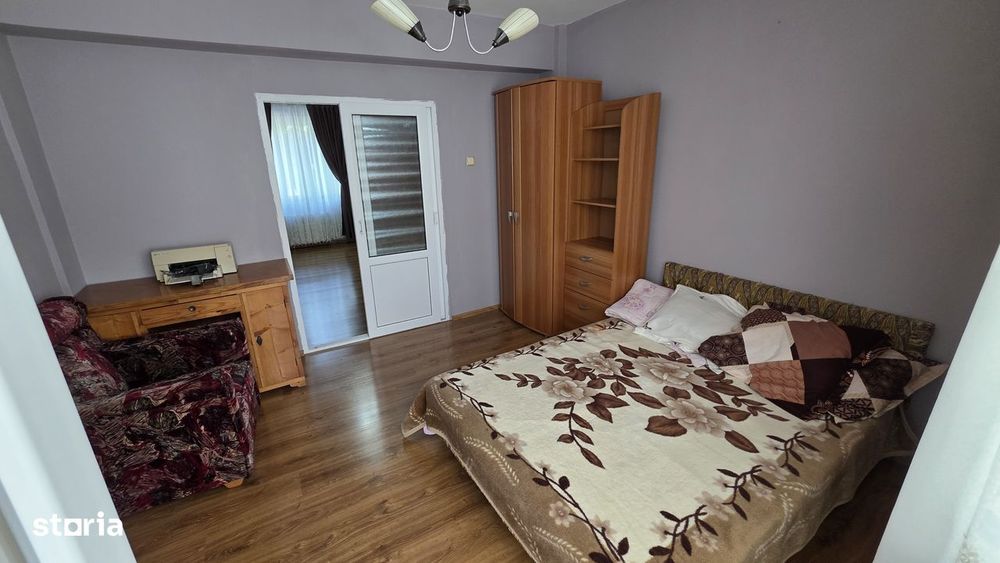 Vand ap 2 camere zona Piata Mare