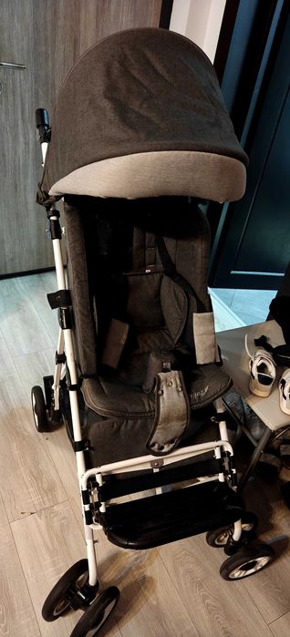 Cărucior pentru copii cu paralizie cerebrală