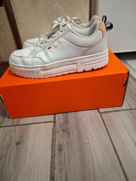 Маратонки дамски FILA