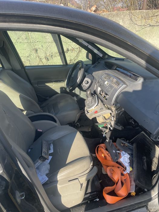 Dezmembrez renault scenic 2 1.6 GPL