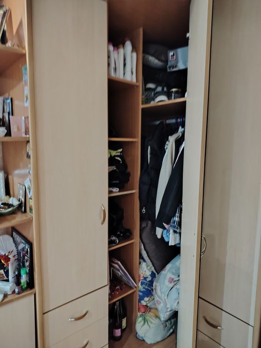 Продам  угловой шкаф