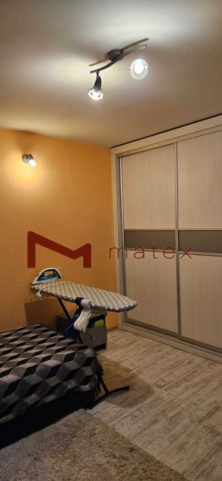 Просторен Многостаен Апартамент на отлична локация-Кателиев