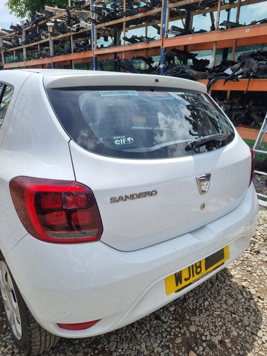 Haion Cu Luneta Dacia Sandero 2 Facelift - SUV 4 Usi Blanc Glacier DV369 (1530)