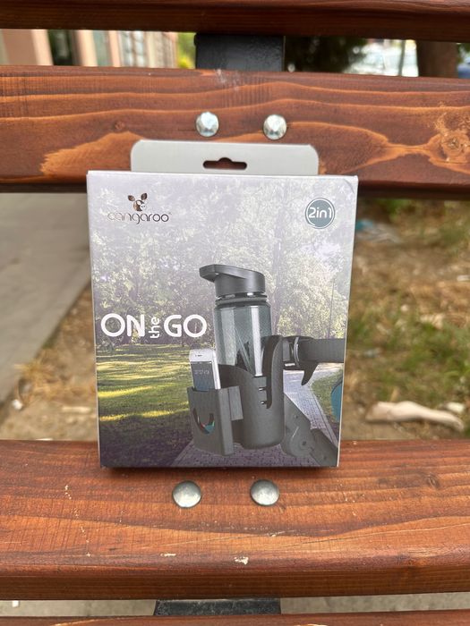 Поставка за чаша