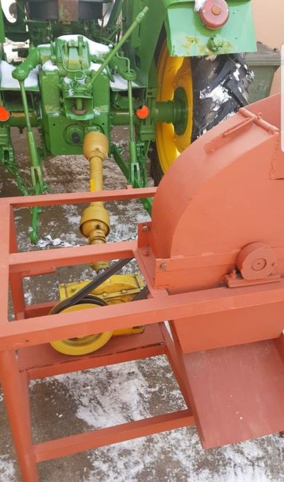 Vand moara de macinat cereale dupa tractor