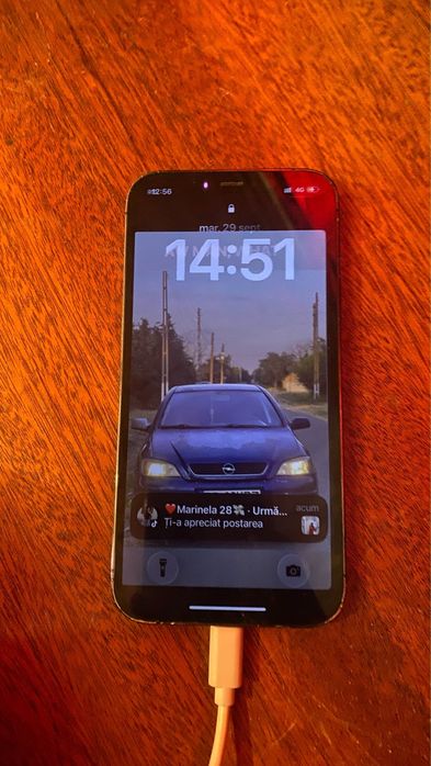 Vand iphone 12 pro intor stare buna