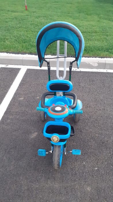 Tricicleta cu pedale