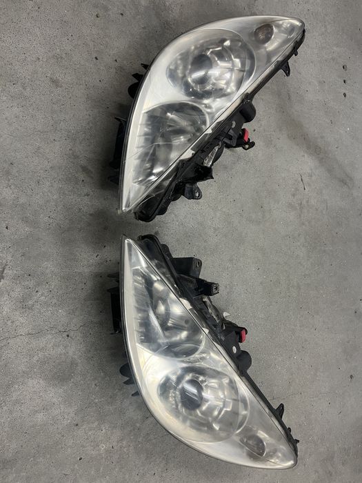 Фарове пежо 307 фейслифт peugeot 307 facelift фар ляв десен