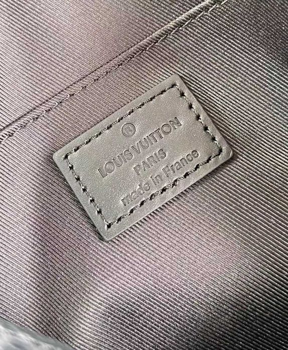 Louis Vuitton cross-body чанта Монограм с кожена каишка