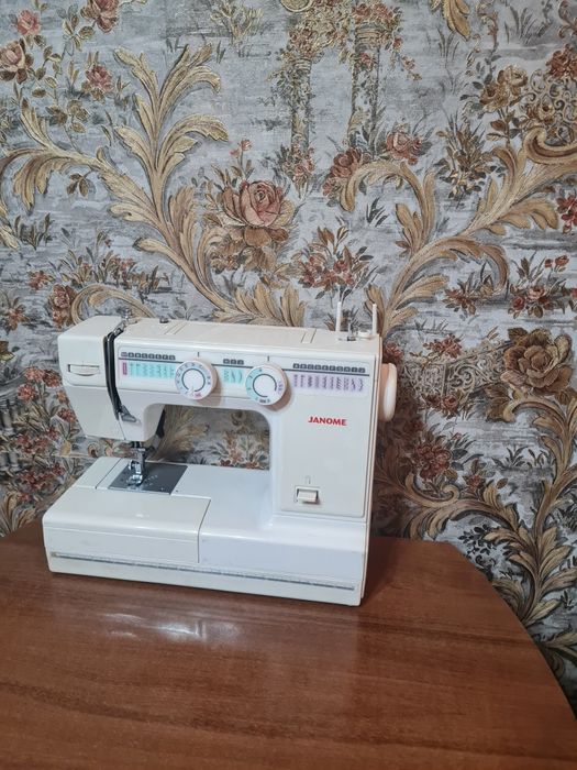 Швейная машинка Janome rx18s